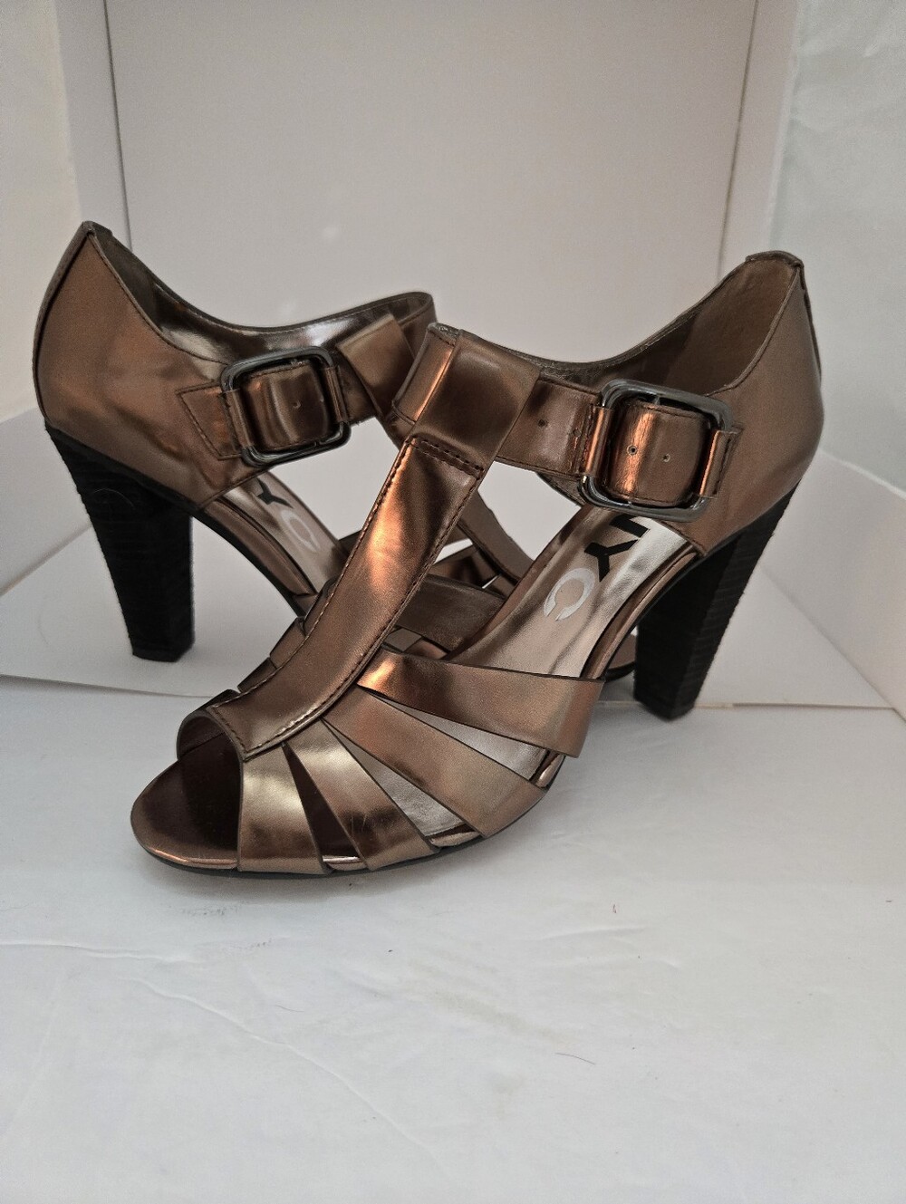 DKNY Peep Toe Metallic Bronze Gladiator Heels Size 8